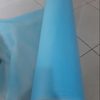 Vải không dệt may kt màu xanh,khổ vải 0m8,định lượng 30g