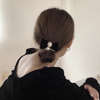 Cột tóc nơ đen đính ngọc sang chảnh cho nữ