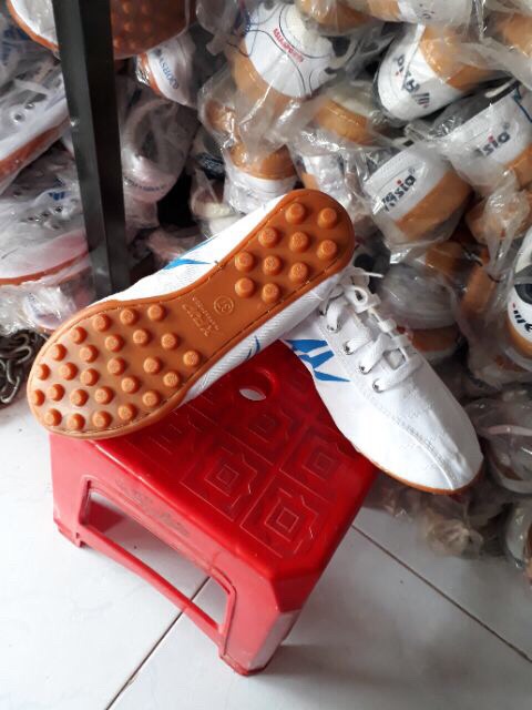 Giày Đinh Đá Bóng 2 màu đen trắng hàng đẹp