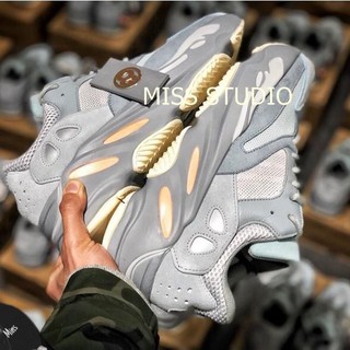 Giày yeezy 700 inertia