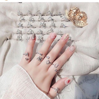 Nhẫn chữ cái