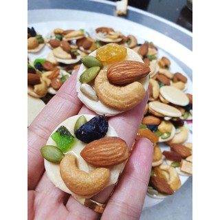 Bánh đồng tiền mix hạt