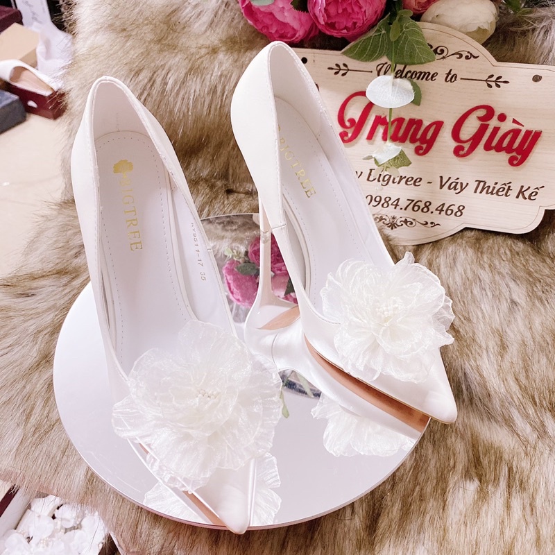GIÀY CƯỚI THIẾT KẾ CÔ DÂU ĐÍNH HOA CAO CẤP (là mẫu tkế thủ công vui lòng chắc chắn trước khi đặt hàng)