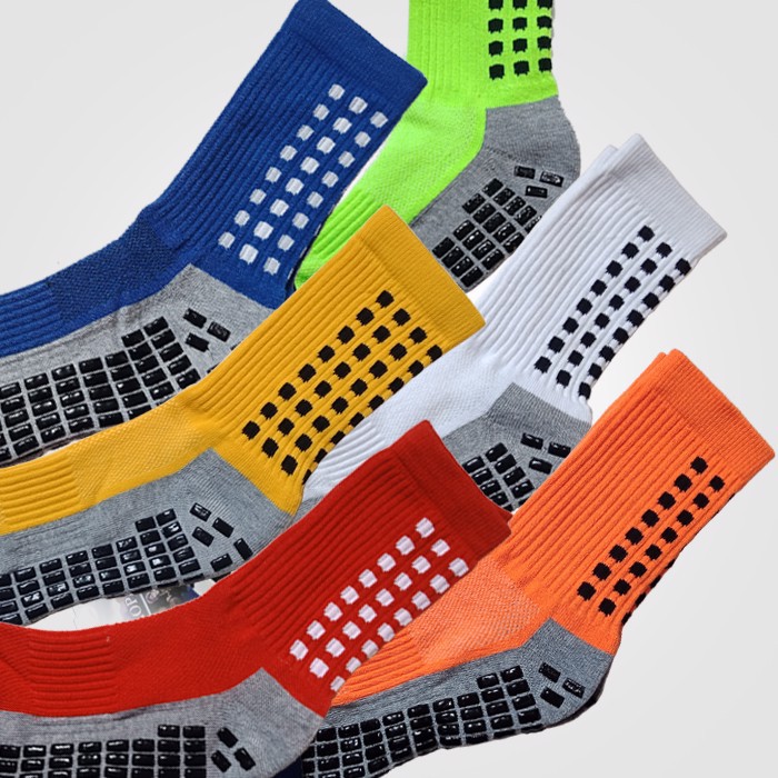 Tất đá bóng chống trượt - Giao màu ngẫu nhiên