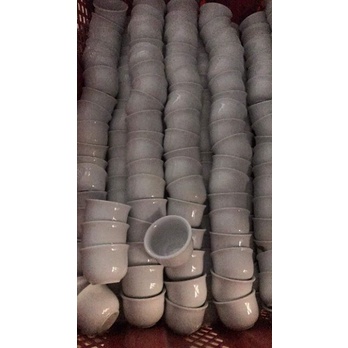 Chén trắng uống rượu ,uống trà 3k/1c Gia dụng Phước Đông 0986812885 kính chào quý khách!