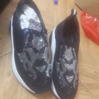 Bốt quỳnh anh