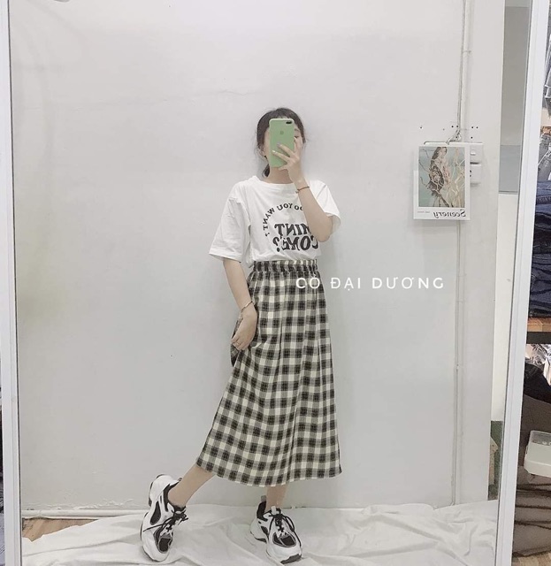 Set Đồ POST SET gồm Chân váy dài và áo thun trắng hoạ tiết chữ chất vải dày dặn hàng nhập quảng chây tag đầy đủ