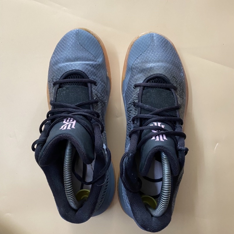 Giày chính hãng đã qua sử dụng