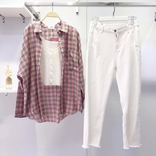 Quần jeans ống rộng 9973 (Ảnh shop tự chụp)