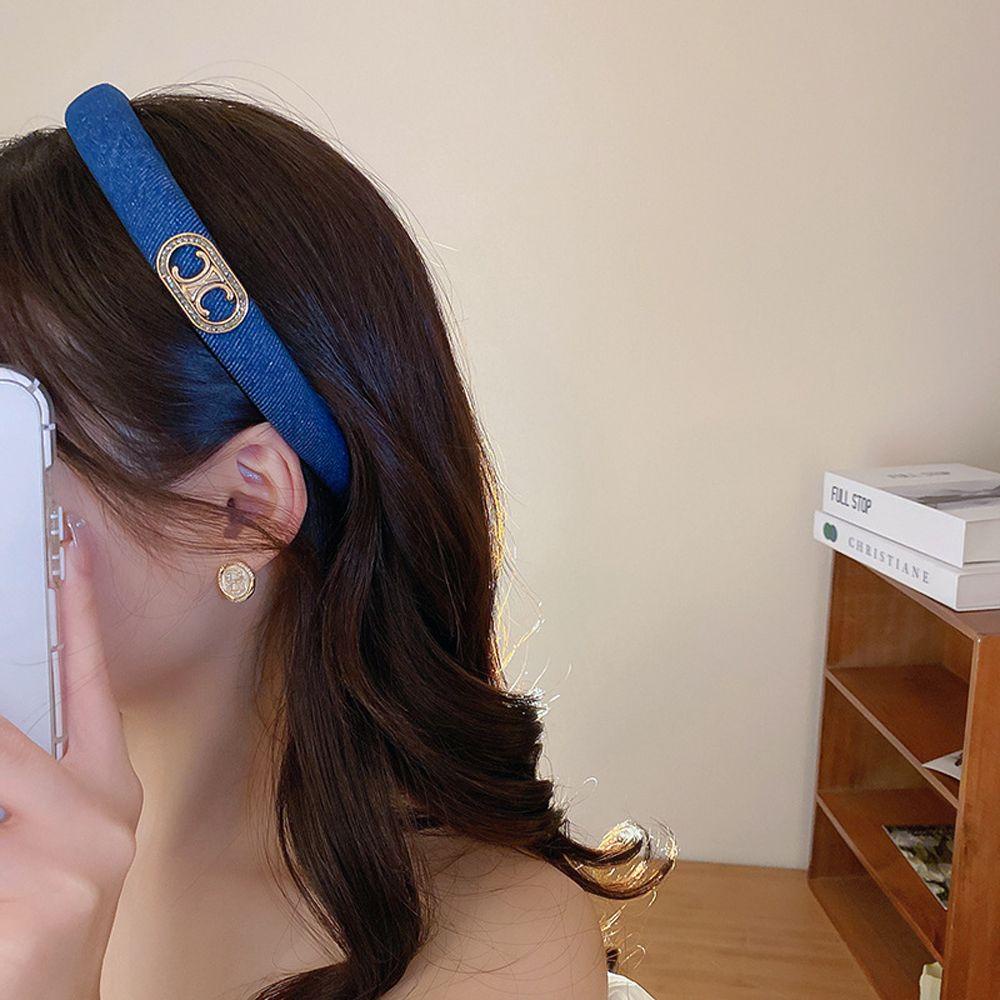 Băng Đô Cài Tóc Chống Trượt In Chữ C Thời Trang Cho NữBăng Đô Cài Tóc Cho Nữ