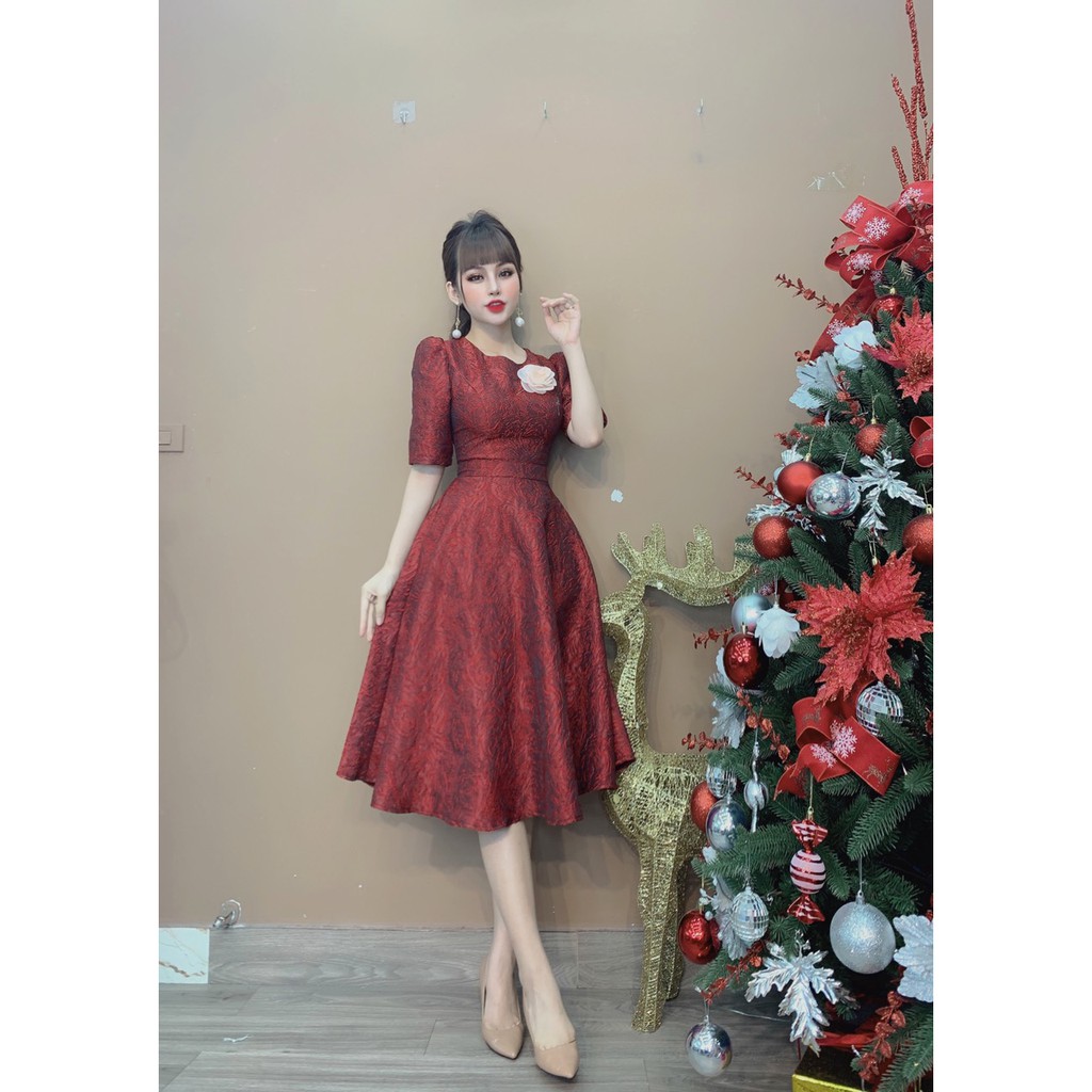 [Mã SKAMA06 giảm 8% tối đa 50K đơn 250K] Monoco- Váy gấm cổ tròn dáng xòe cao cấp -8198 | BigBuy360 - bigbuy360.vn