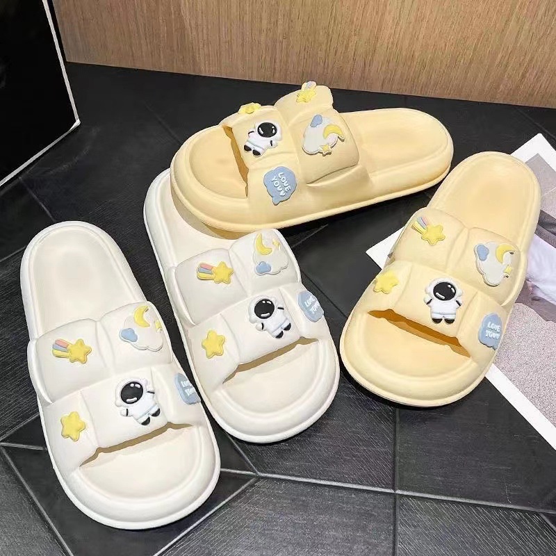 Dép bánh mì sticker phi hành gia quai ngang nữ, dép lê nữ thời trang đi trong nhà