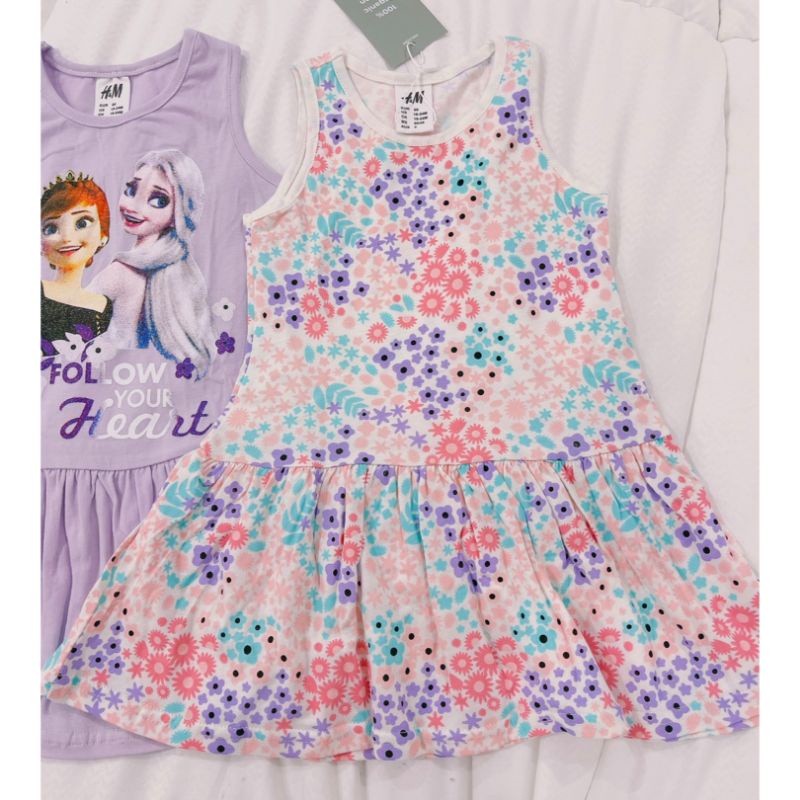 Set 2 váy Hm Elsa chất cotton in full hoa nhí xịn sò cho bé gái