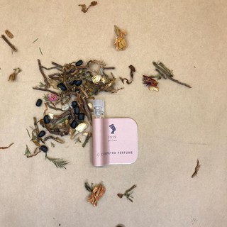 Nước hoa Isis 2ml by Cleopatra Perfume