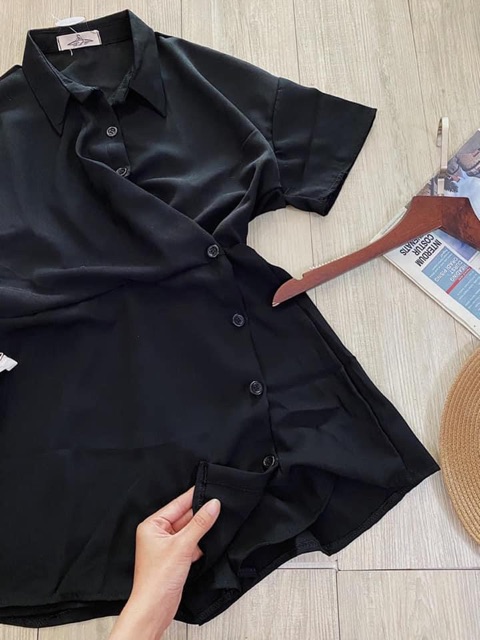 Chie Jumsuit siêu tôn dáng thiết kế basic jum đen vải cát hàn sau lưng bo chun áo chéo váy có nút