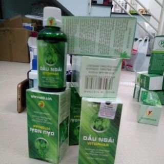 TINH DẦU NGẢI CỨU VITOPHAR HỖ TRỢ CÁC CHỨNG BỆNH XƯƠNG KHỚP-CHAI 50ML