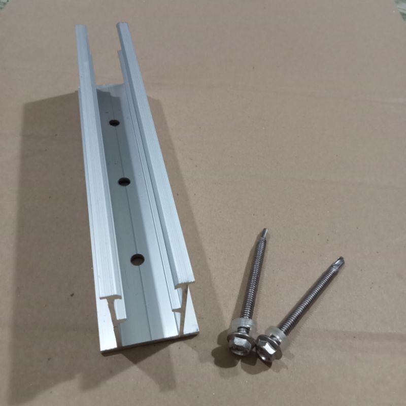 Thanh U rai nhôm lắp tấm pin năng lượng mặt trời.kèm 2 vít.