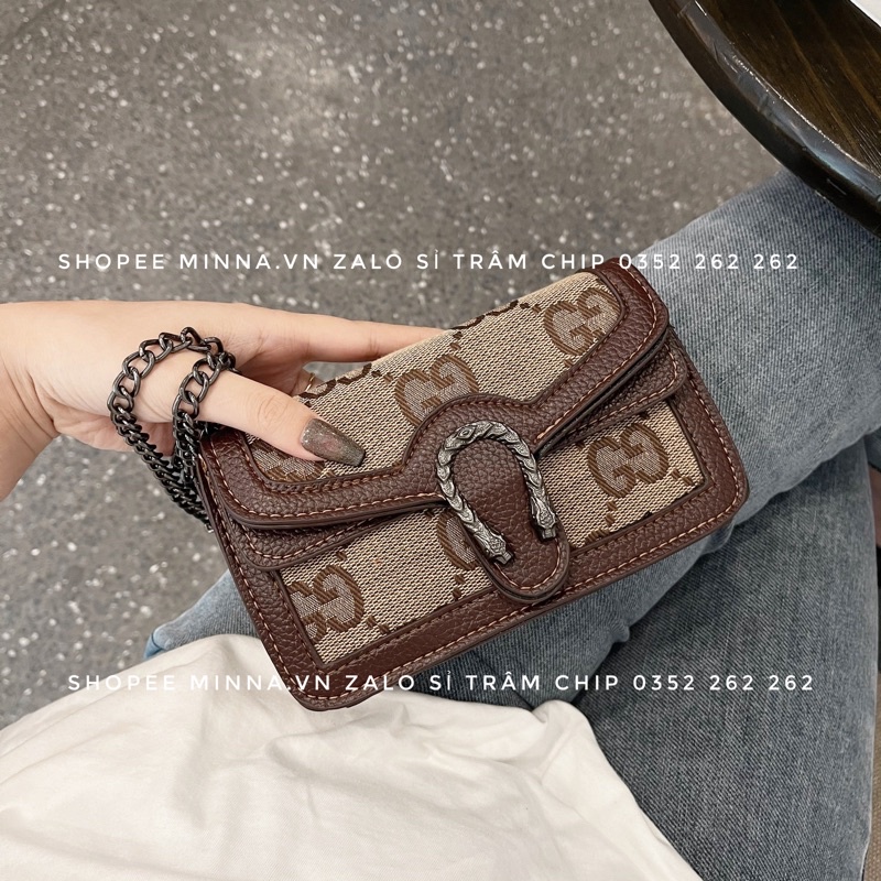 Túi Đeo Chéo Vải Dệt Chữ To Viền Màu Nâu Hàng Đẹp Rẻ