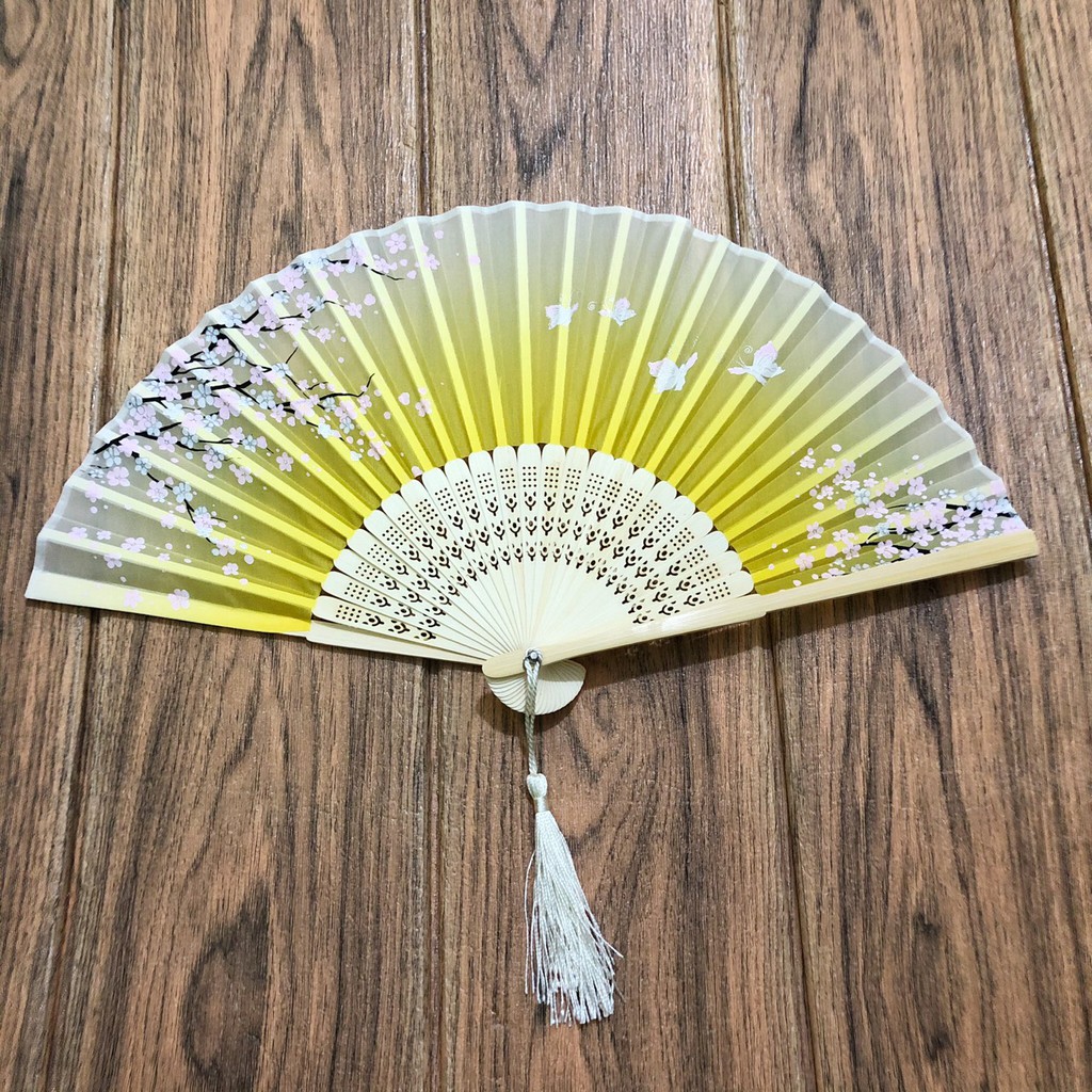 Quạt cầm tay nan 21cm bướm viễn vàng nhạt in hình phong cảnh cổ trang trưng bày nhà cửa đẹp cosplay