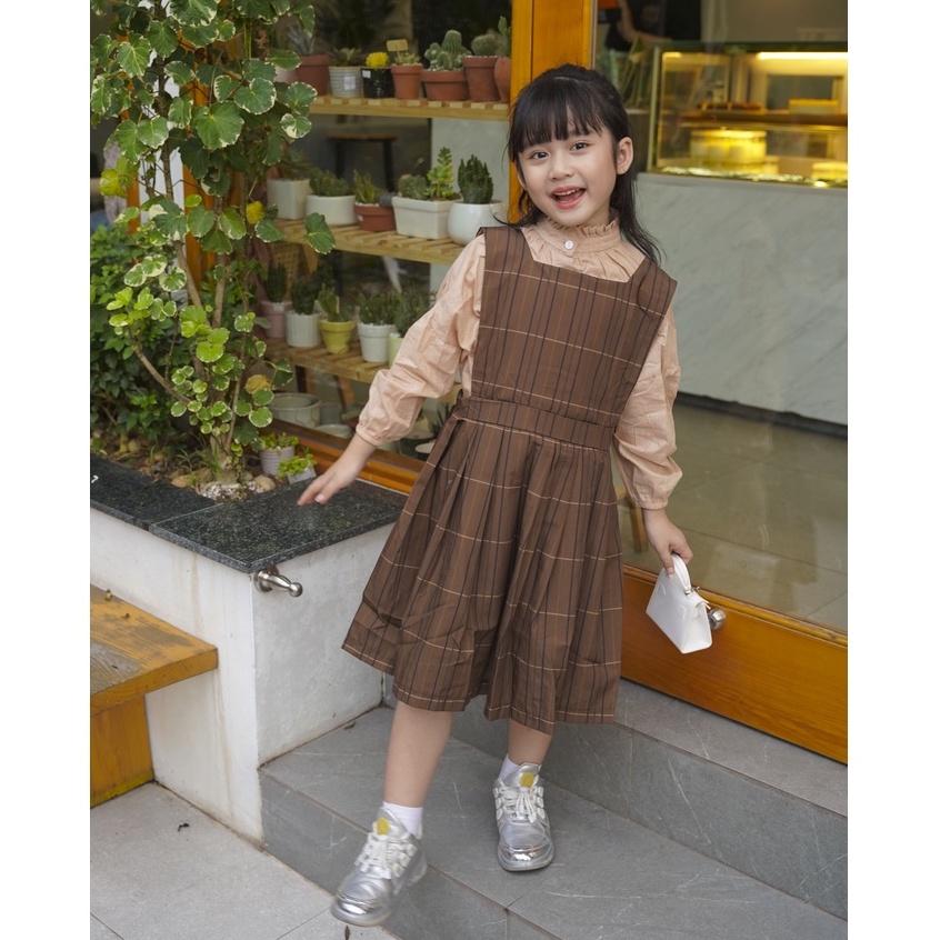 Váy bé gái Marke Dress công chúa mặc cùng áo lót thô cao cổ mang phong cách thanh lịch và hoài cổ