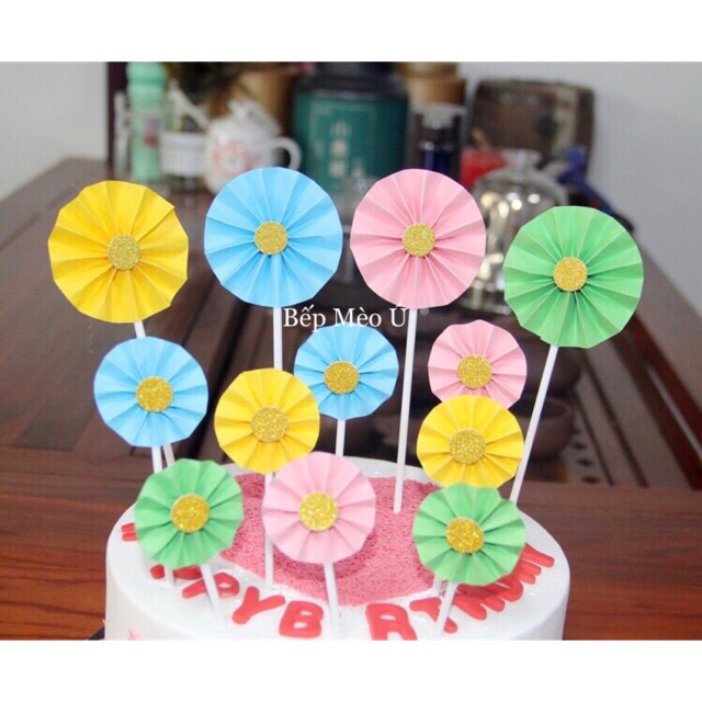 Que cắm Hoa Hướng Dương trang trí bánh kem