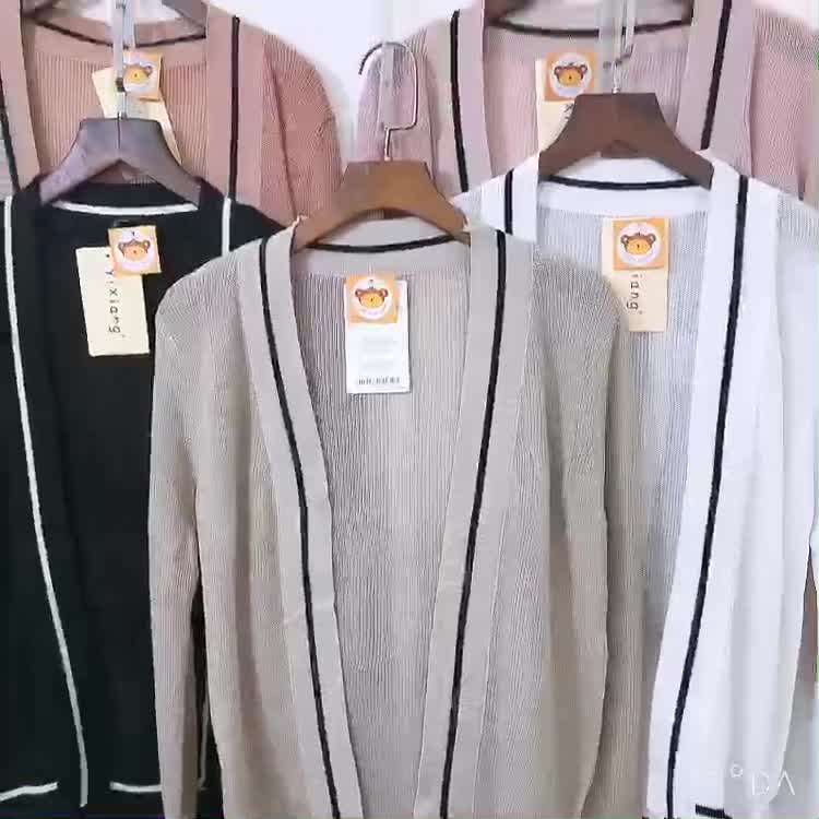 Áo khoác len cardigan dệt kim viền sọc đen KL11 | BigBuy360 - bigbuy360.vn