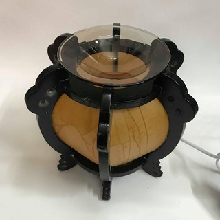 Đèn xông tinh dầu chất liệu gỗ