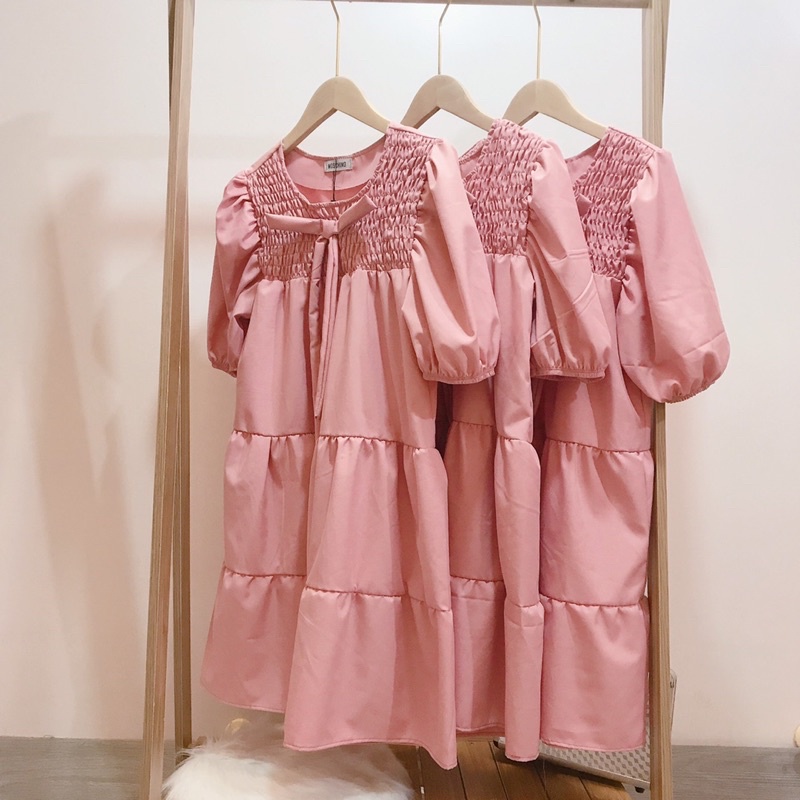 Váy hồng bèo tầng tay bồng babydoll dáng xoè nơ cổ chất thô lụa đầm bầu váy ngủ dáng rộng