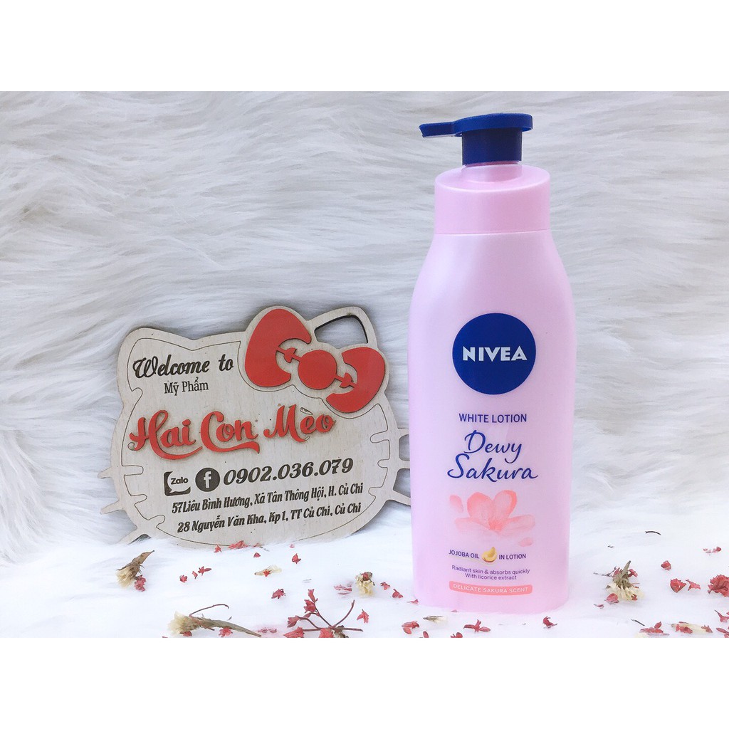 dưỡng trắng da Nivea Dewy Sakura 350ml