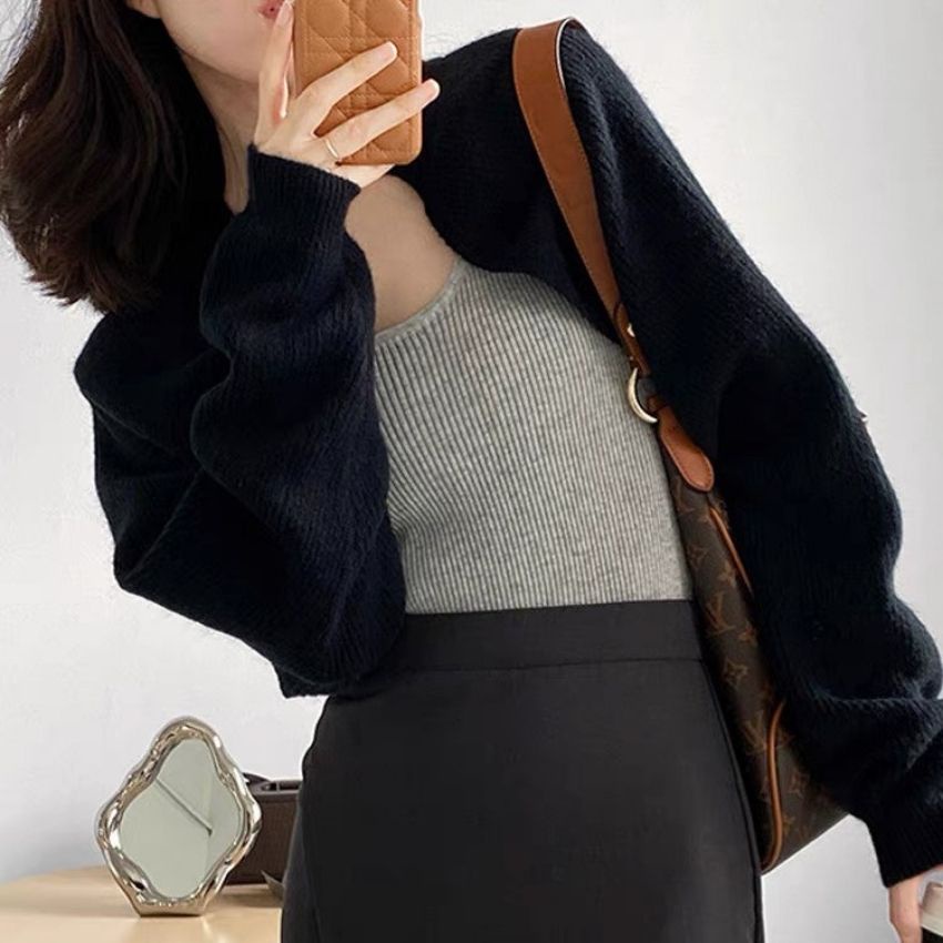 Áo khoác len nữ croptop tay cánh dơi dày dặn, áo cardigan phong cách ulzzang Fmstyle Saigon 21KLU10EP1601 | BigBuy360 - bigbuy360.vn