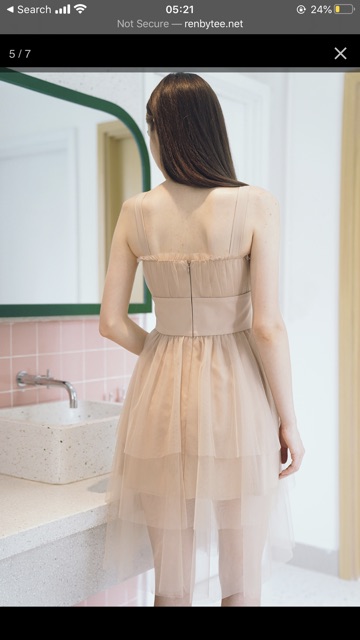 Đầm Serena Dress Renbytee Newtag100%, cần pass lại.