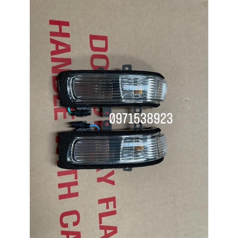 Đèn Xi Nhan Gương Toyota Innova, Hilux, Fortuner