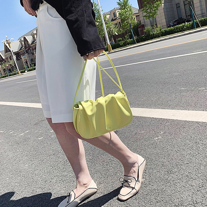 [Mã FAMAYWA2 giảm 10K đơn 50K] Túi đeo chéo nữ Style Cloud cúc hít size 20 - MomoZ Shop Uy Tín | BigBuy360 - bigbuy360.vn