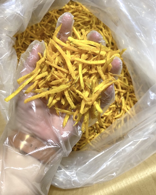 MỚI⚡Siêu HOT Khoai lang sấy mật ong Sợi 500gr | BigBuy360 - bigbuy360.vn