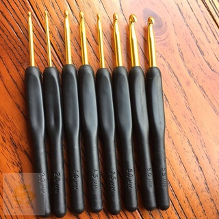 Set 8 kim đan len tay cầm cao su tiện dụng