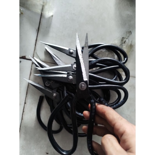 Kéo cắt thép tay cán thép bọc nhựa đen