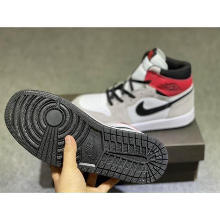 [Xả] [SneeKeezz] Giày thể thao AIR JORDAN 1 Retro High Light Smoke Grey xám tai đỏ cao cổ [Sẵn Hàng] " : ,