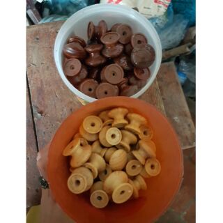 núm tủ gỗ có kèm ốc