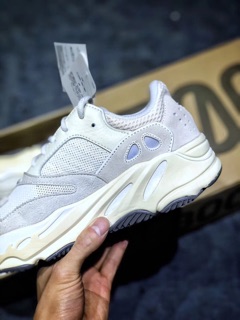 (44x1)Giày sneaker yeezy boost700"analog"
