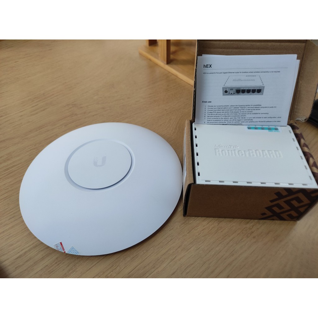 Combo Router Mikrotik 750Gr3 mới và Unifi Ac Pro hàng qua sử dụng