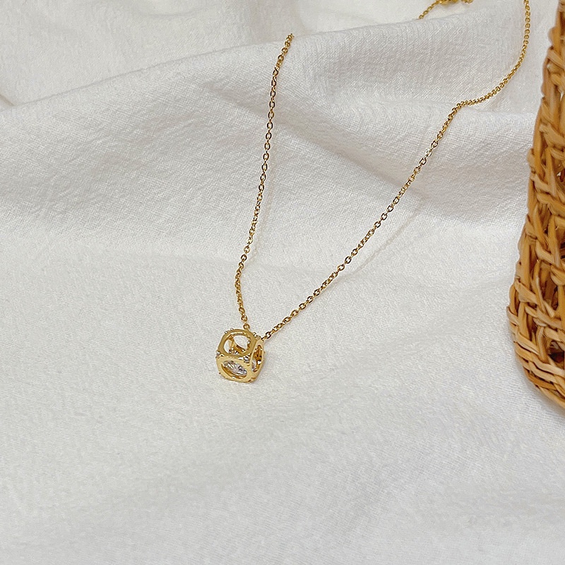 Dây Chuyền Bằng Thép Titan Không Gỉ Mặt Vuông Thời Trang Dễ Phối Đồ