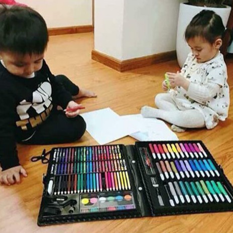 Bộ Bút Màu 150 Chi Tiết Cho Bé Thỏa Sức Sáng Tạo