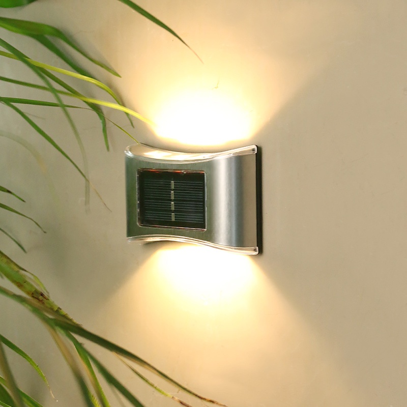 Đèn LED Gắn Tường Sử Dụng Năng Lượng Mặt Trời Chống Thấm Nước