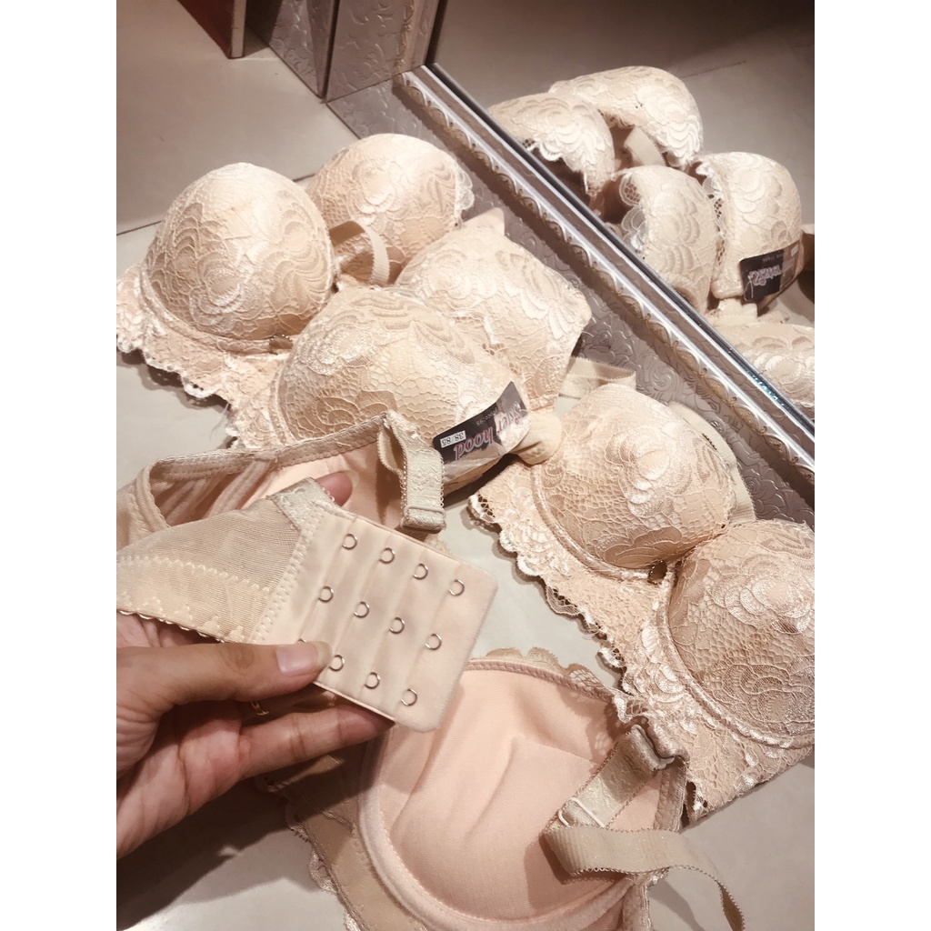 Áo lót chuyên mặc áo dài.