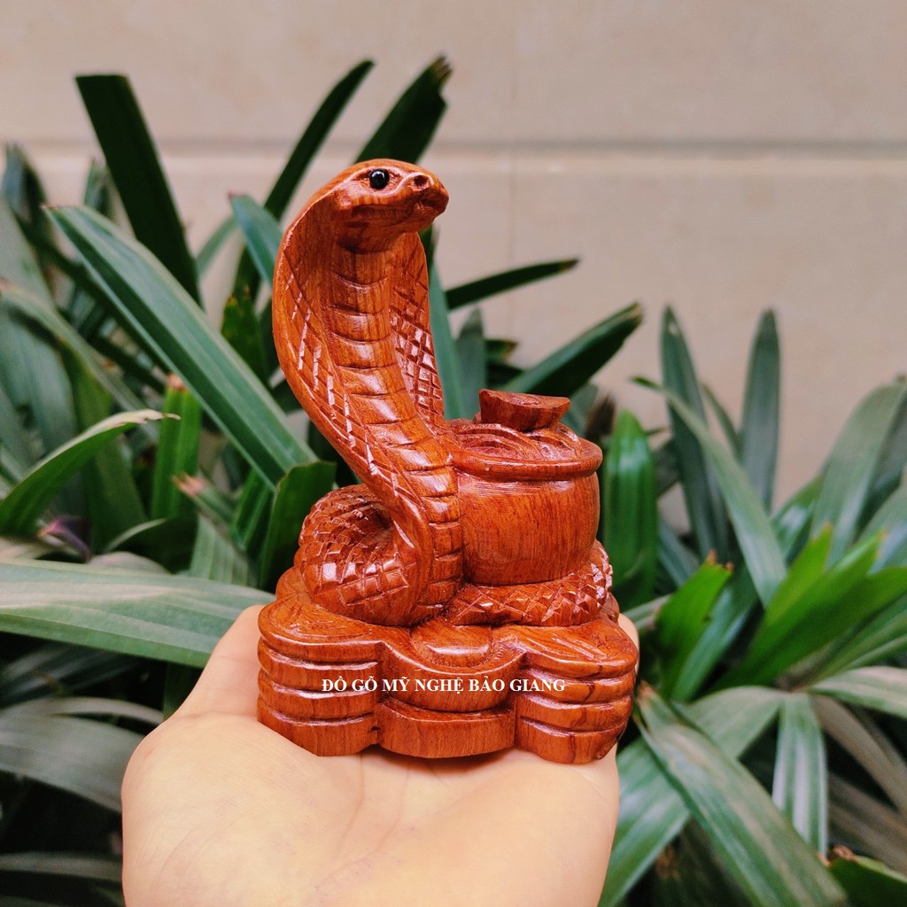 Tượng con rắn gỗ hương cao 12 cm
