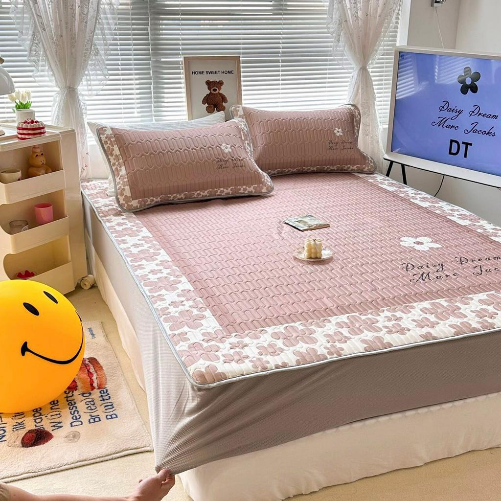 Chiếu Điều Hoà Cao Su Non Latex 6D Bo Chun Hoạ Tiết Hoa Nhí Tặng Kèm 02 Vỏ Gối   - TCGX