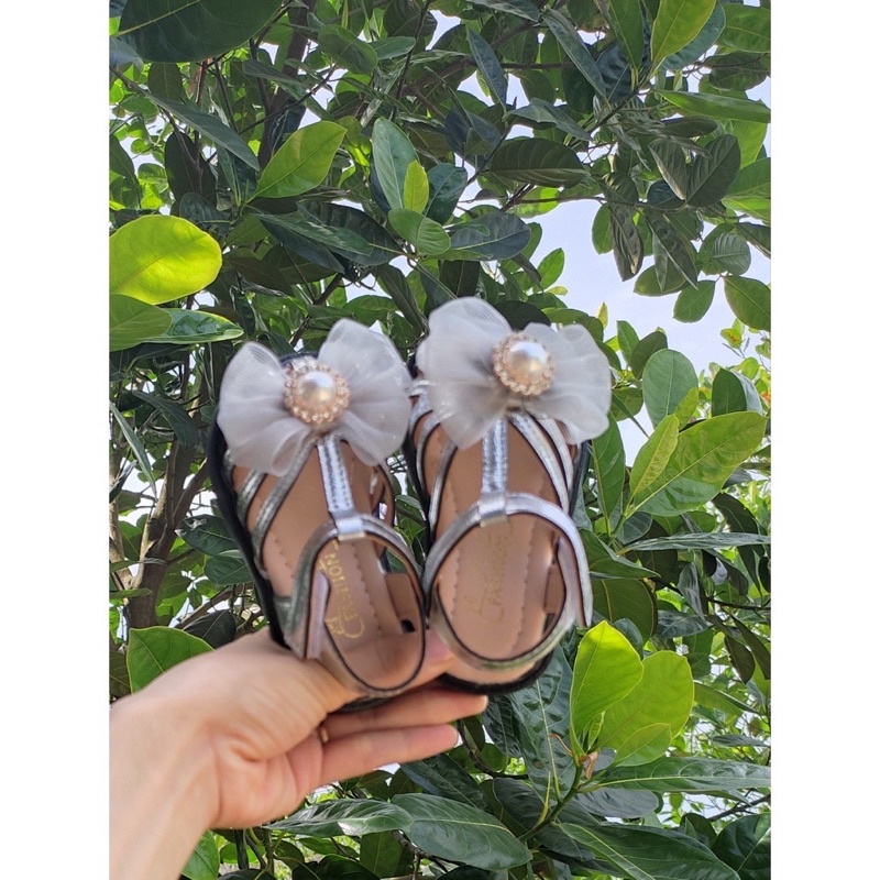 Sandal tập đi cho bé gái - dép rọ quai hậu cho bé bảo về chân nơ lưới bánh bèo điệu đà quai dán đế dẻo BabyBees A11