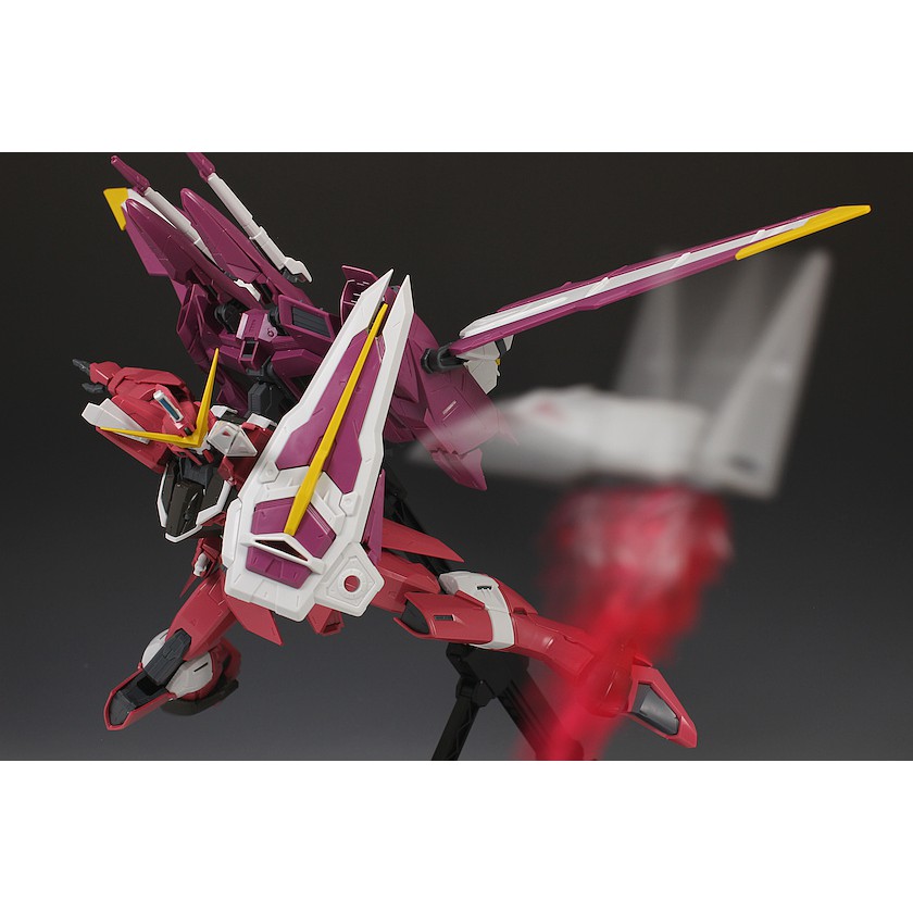 Mô hình lắp ráp Bandai MG 1/100 Justice Gundam