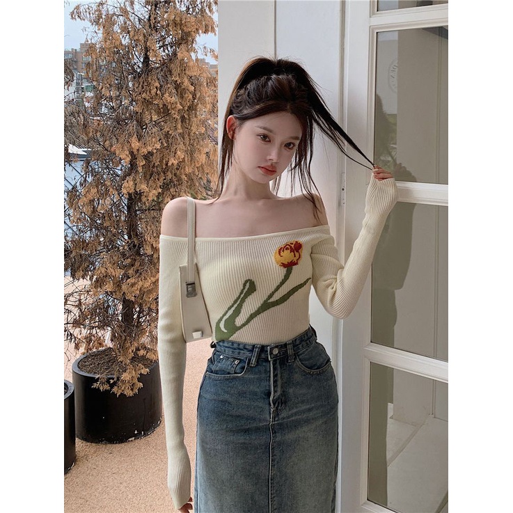 Áo thun COZOKC tay dài trễ vai dáng ôm họa tiết in thời trang