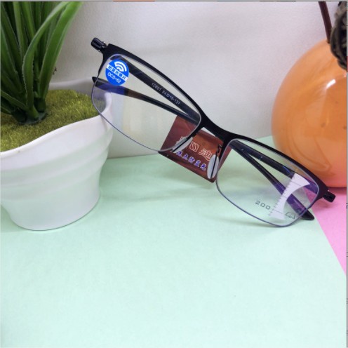 Kính lão thị trung niên đa tròng nhìn mọi khoảng cách tiện lợi